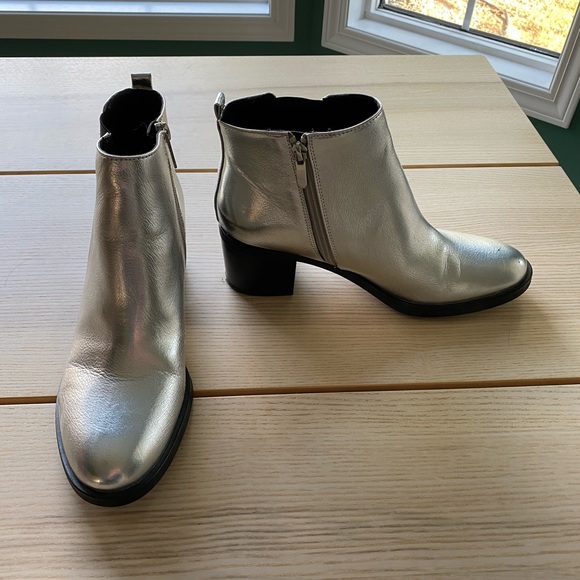 Metallic silver chunky heel boots- never worn! - Picture 3 of 6